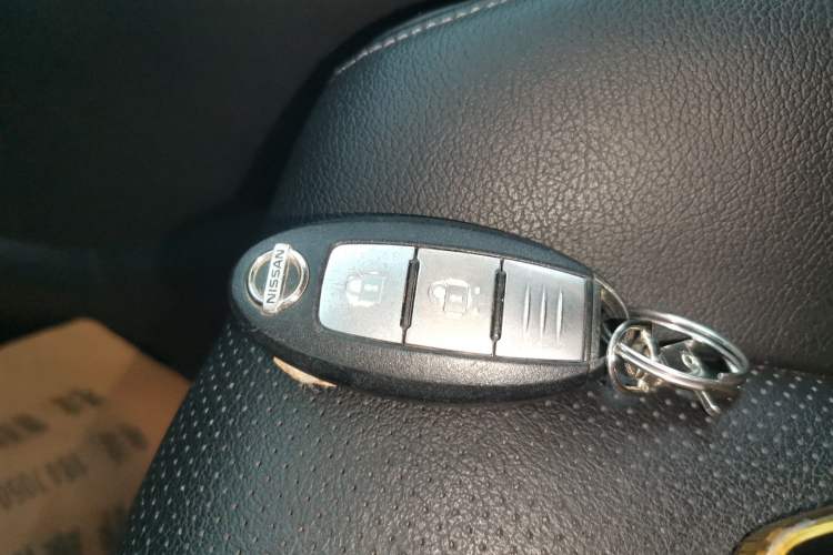 Used Nissan X-Trail 2015 2.0L CVT Comfort MAX Edition 2WD Interior 1