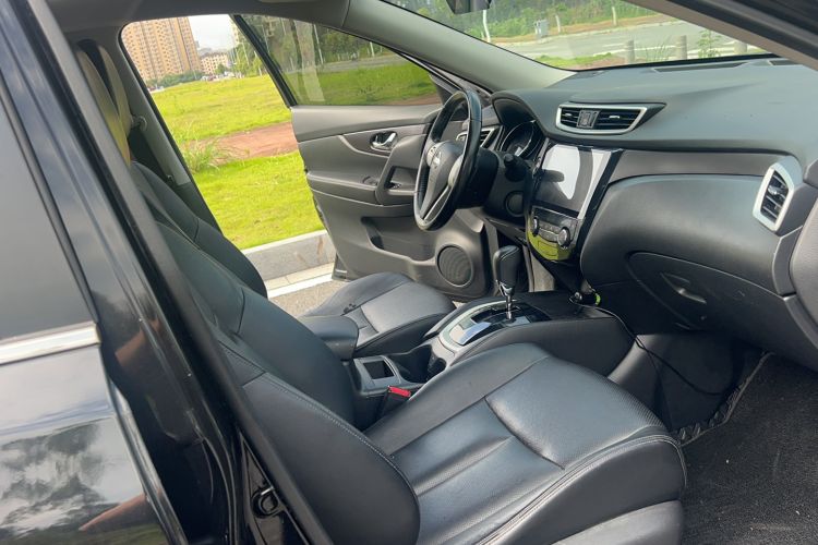 Used Nissan X-Trail 2015 2.0L CVT Comfort MAX Edition 2WD Interior 12