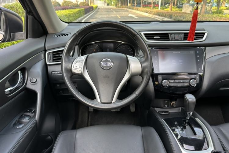 Used Nissan X-Trail 2015 2.0L CVT Comfort MAX Edition 2WD Interior 3
