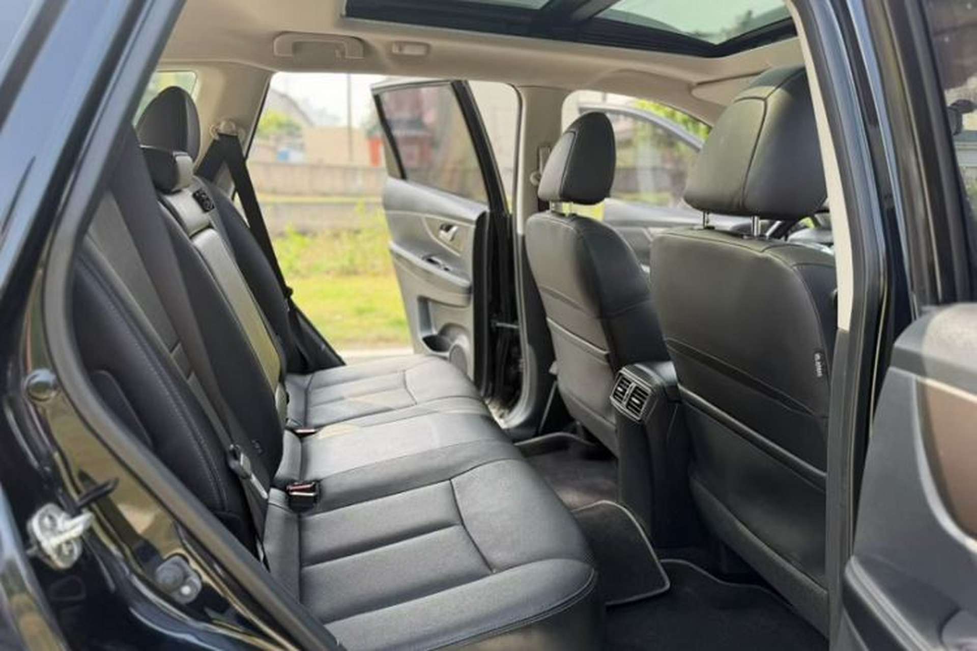 Used Nissan X-Trail 2015 2.0L CVT Comfort MAX Edition 2WD Interior 3