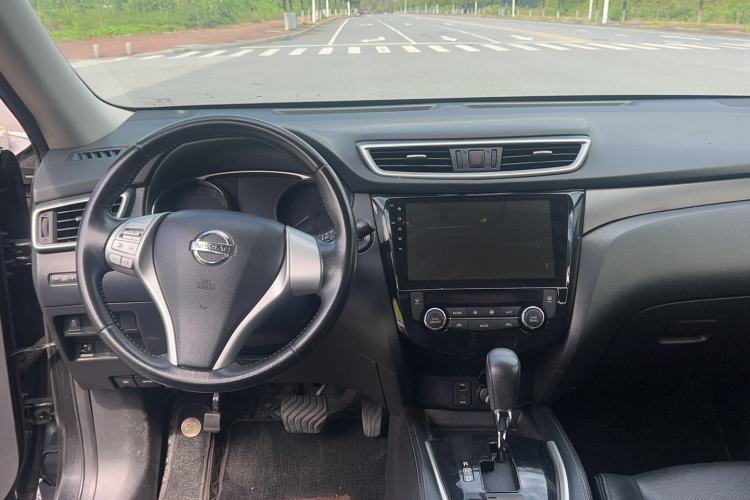 Used Nissan X-Trail 2015 2.0L CVT Comfort MAX Edition 2WD Interior 6