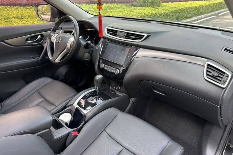 Used Nissan X-Trail 2015 2.0L CVT Comfort MAX Edition 2WD Interior 6