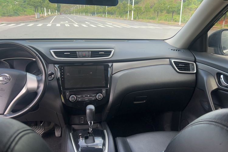 Used Nissan X-Trail 2015 2.0L CVT Comfort MAX Edition 2WD Interior 7