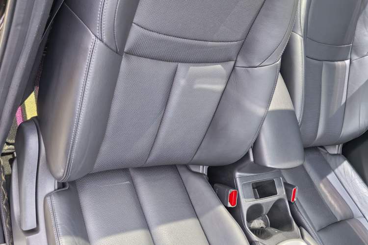 Used Nissan X-Trail 2015 2.0L CVT Comfort MAX Edition 2WD Interior 8