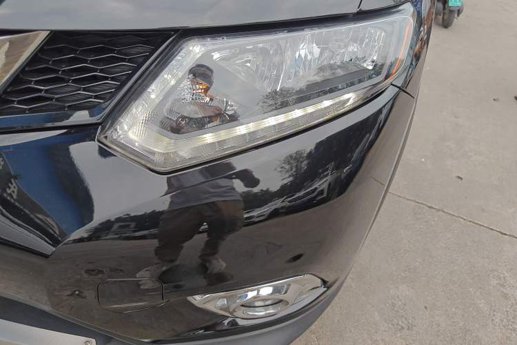 Used Nissan X-Trail 2015 2.0L CVT Comfort MAX Edition 2WD Left Front Headlight