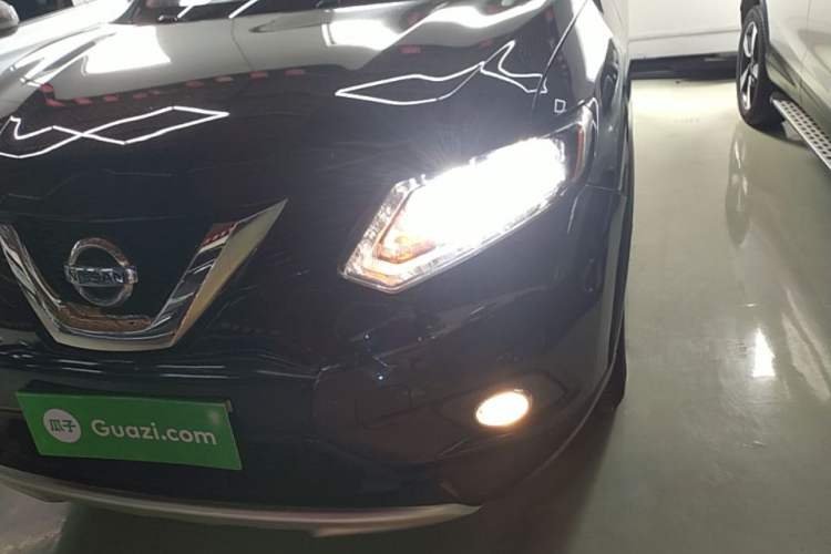 Used Nissan X-Trail 2015 2.0L CVT Comfort MAX Edition 2WD Left Front Headlight