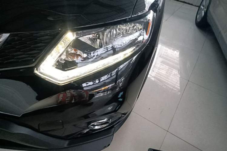 Used Nissan X-Trail 2015 2.0L CVT Comfort MAX Edition 2WD Left Front Headlight
