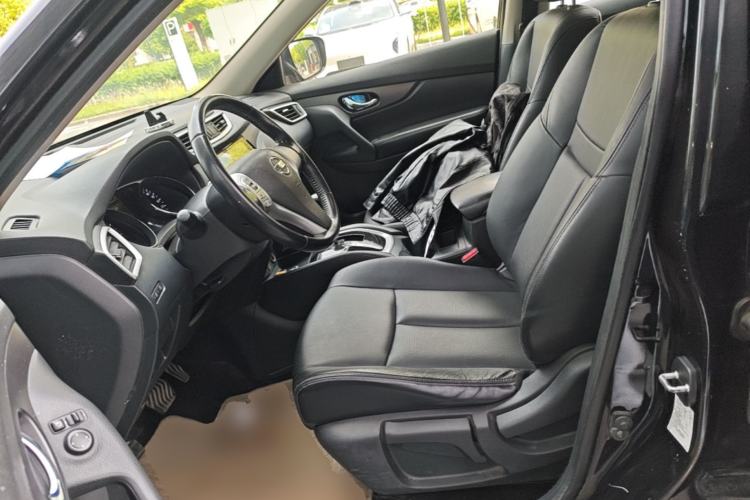 Used Nissan X-Trail 2015 2.0L CVT Comfort MAX Edition 2WD Left Front Seat