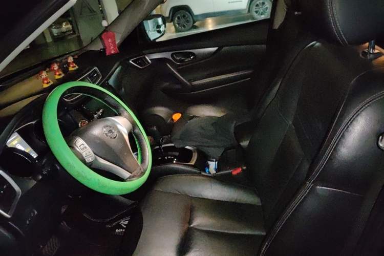 Used Nissan X-Trail 2015 2.0L CVT Comfort MAX Edition 2WD Left Front Seat