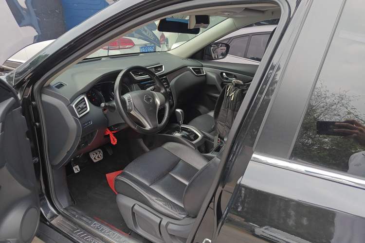 Used Nissan X-Trail 2015 2.0L CVT Comfort MAX Edition 2WD Left Front Seat