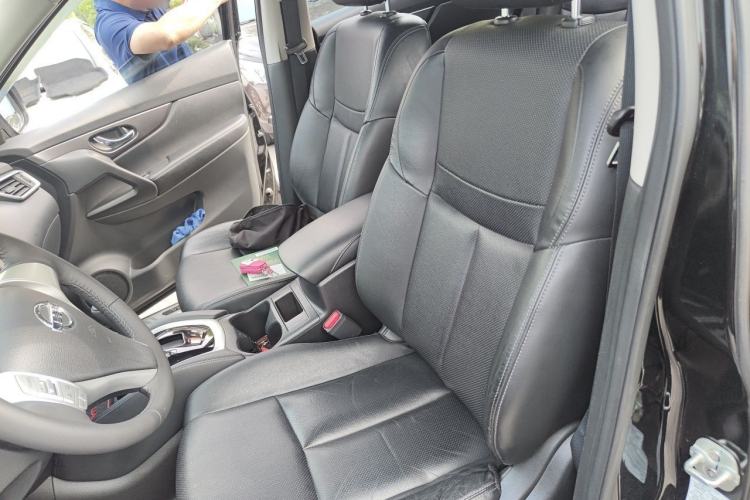 Used Nissan X-Trail 2015 2.0L CVT Comfort MAX Edition 2WD Left Front Seat