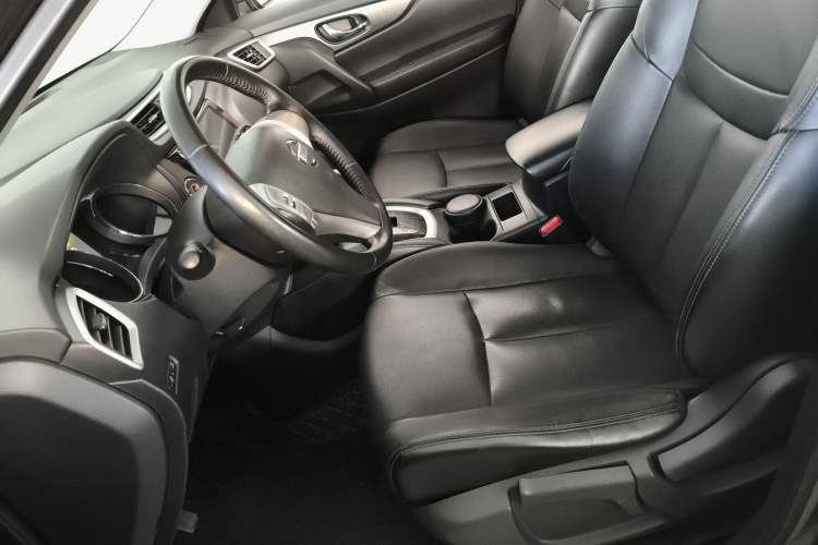 Used Nissan X-Trail 2015 2.0L CVT Comfort MAX Edition 2WD Left Front Seat