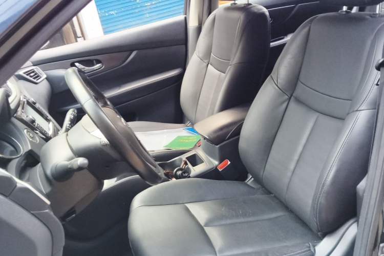 Used Nissan X-Trail 2015 2.0L CVT Comfort MAX Edition 2WD Left Front Seat
