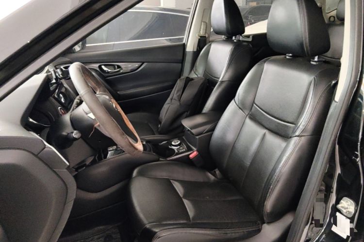 Used Nissan X-Trail 2015 2.5L CVT Leading MAX Edition 4WD Left Front Seat