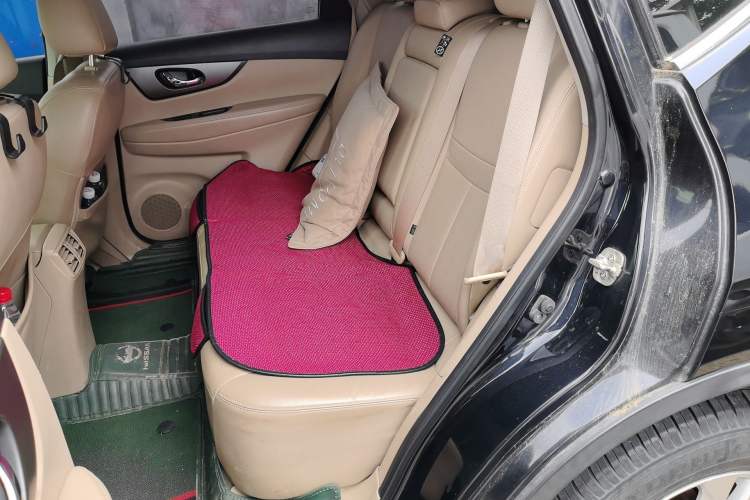 Used Nissan X-Trail 2015 2.0L CVT Comfort MAX Edition 2WD Left Rear Seat