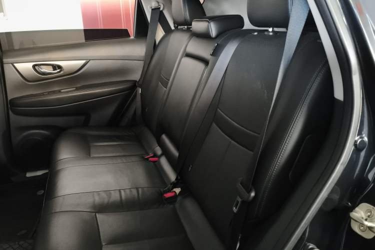 Used Nissan X-Trail 2015 2.0L CVT Comfort MAX Edition 2WD Left Rear Seat