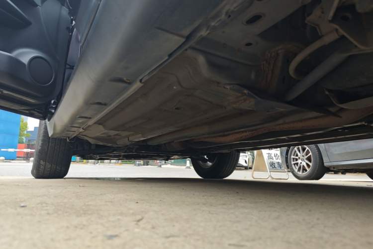Used Nissan X-Trail 2015 2.0L CVT Comfort MAX Edition 2WD Left Side Sill