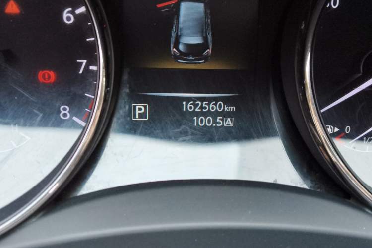 Used Nissan X-Trail 2015 2.0L CVT Comfort MAX Edition 2WD Odometer Close Up