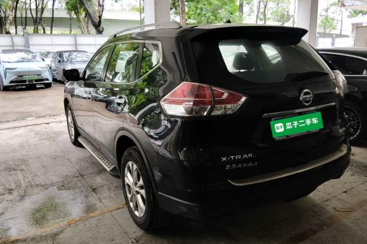 Used Nissan X-Trail 2015 2.5L CVT Leading MAX Edition 4WD Rear Left 45 Deg