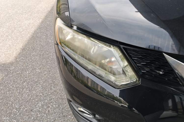 Used Nissan X-Trail 2015 2.0L CVT Comfort MAX Edition 2WD Right Front Headlight