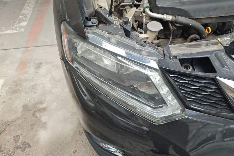Used Nissan X-Trail 2015 2.0L CVT Comfort MAX Edition 2WD Right Front Headlight
