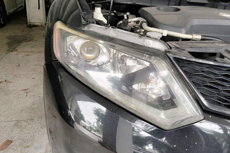 Used Nissan X-Trail 2015 2.5L CVT Leading MAX Edition 4WD Right Front Headlight