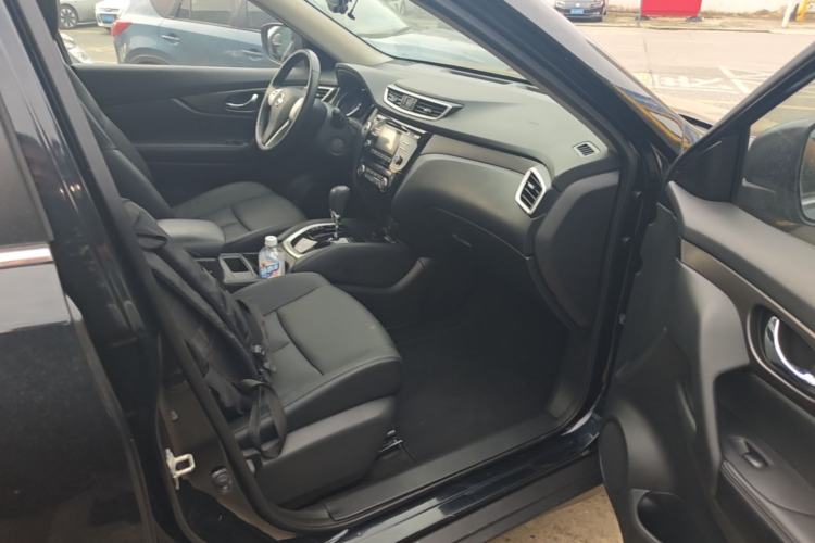 Used Nissan X-Trail 2015 2.0L CVT Comfort MAX Edition 2WD Right Front Seat