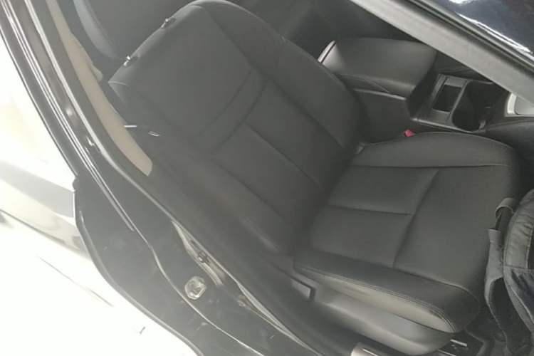 Used Nissan X-Trail 2015 2.0L CVT Comfort MAX Edition 2WD Right Front Seat