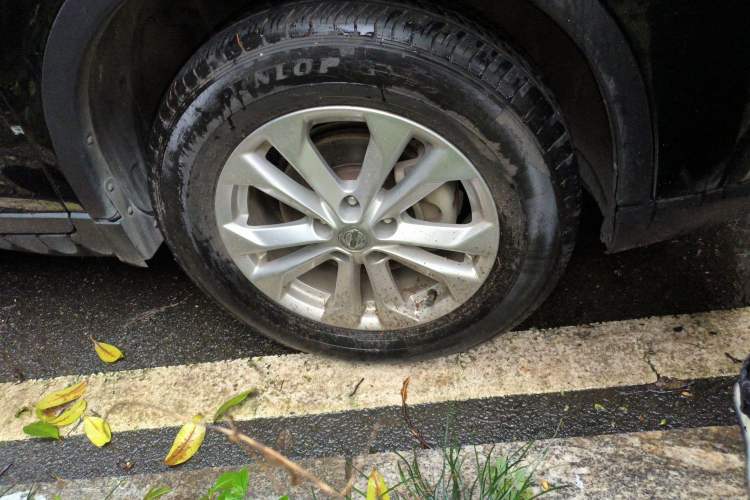 Used Nissan X-Trail 2015 2.0L CVT Comfort MAX Edition 2WD Right Front Wheel Hub