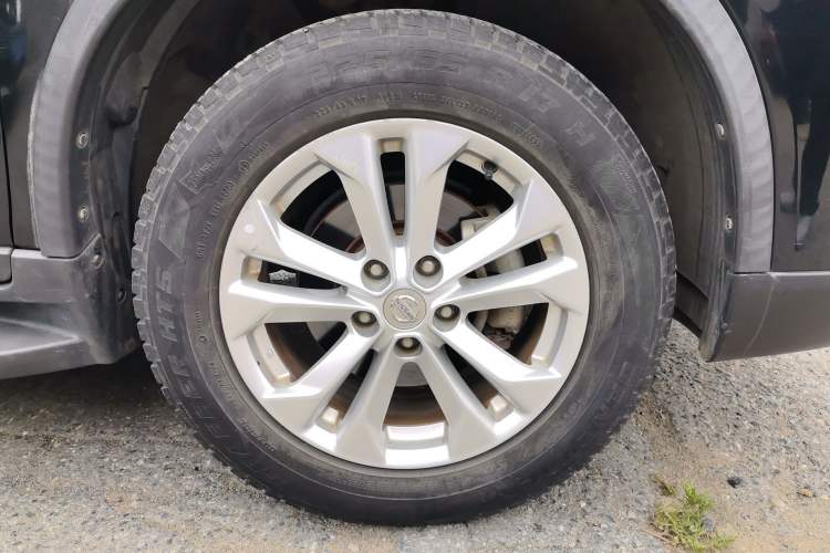 Used Nissan X-Trail 2015 2.0L CVT Comfort MAX Edition 2WD Right Front Wheel Hub