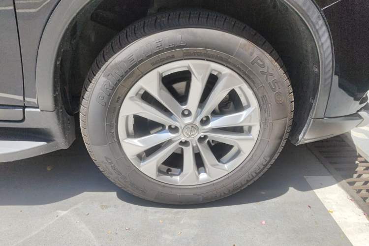 Used Nissan X-Trail 2015 2.0L CVT Comfort MAX Edition 2WD Right Front Wheel Hub