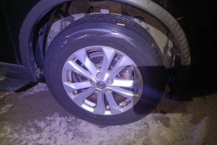 Used Nissan X-Trail 2015 2.0L CVT Comfort MAX Edition 2WD Right Front Wheel Hub