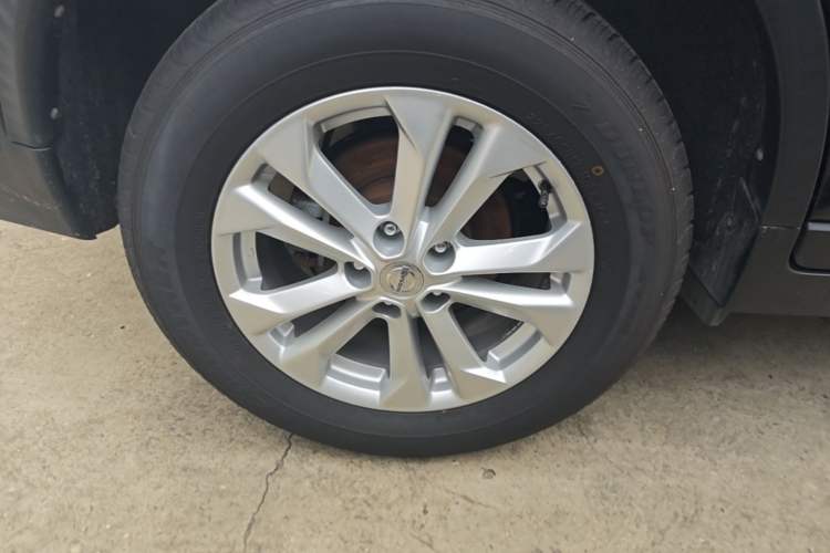 Used Nissan X-Trail 2015 2.0L CVT Comfort MAX Edition 2WD Right Rear Wheel Hub