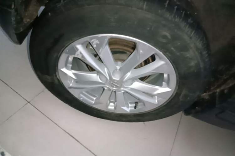 Used Nissan X-Trail 2015 2.0L CVT Comfort MAX Edition 2WD Right Rear Wheel Hub