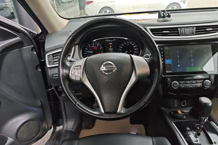 Used Nissan X-Trail 2015 2.0L CVT Comfort MAX Edition 2WD Steering Wheel