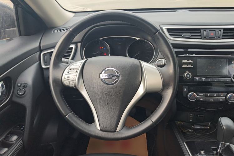 Used Nissan X-Trail 2015 2.0L CVT Comfort MAX Edition 2WD Steering Wheel