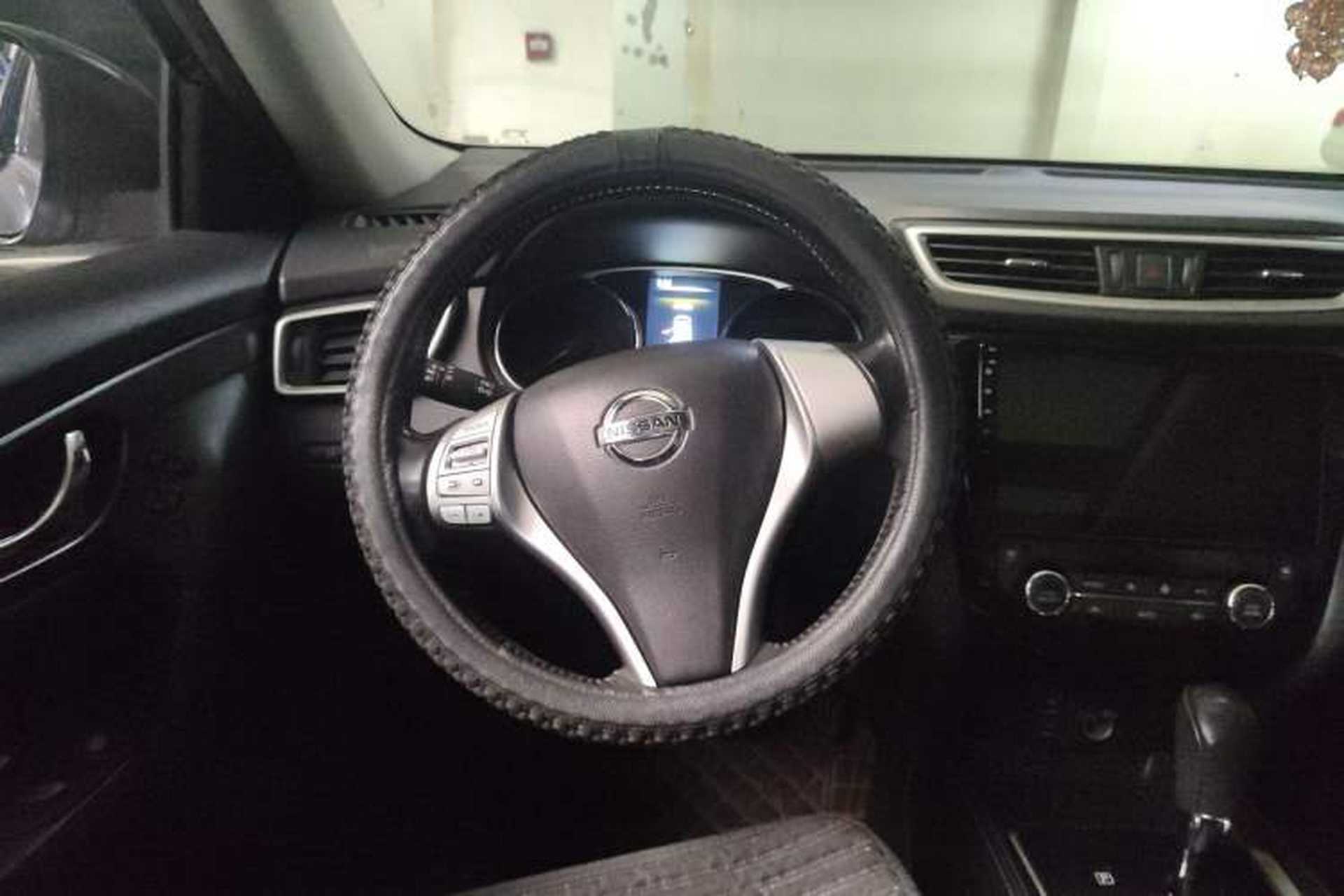 Used Nissan X-Trail 2015 2.0L CVT Comfort MAX Edition 2WD Steering Wheel