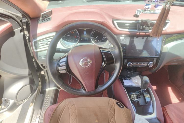Used Nissan X-Trail 2015 2.0L CVT Comfort MAX Edition 2WD Steering Wheel