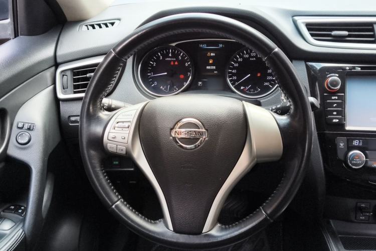 Used Nissan X-Trail 2015 2.0L CVT Comfort MAX Edition 2WD Steering Wheel