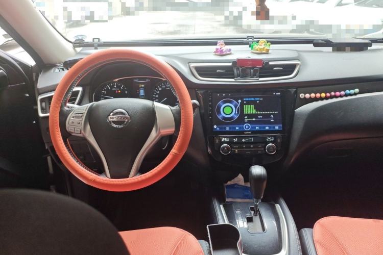 Used Nissan X-Trail 2015 2.0L CVT Comfort MAX Edition 2WD Steering Wheel