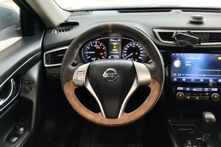 Used Nissan X-Trail 2015 2.5L CVT Leading MAX Edition 4WD Steering Wheel