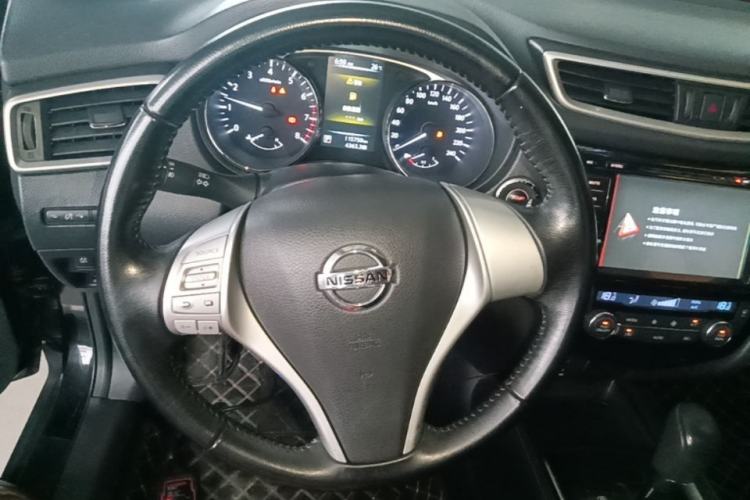 Used Nissan X-Trail 2015 2.0L CVT Comfort MAX Edition 2WD Steering Wheel