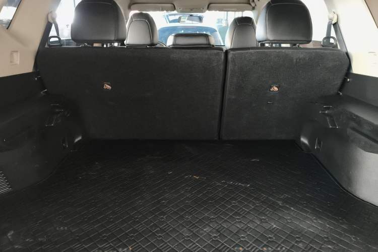 Used Nissan X-Trail 2015 2.0L CVT Comfort MAX Edition 2WD Trunk