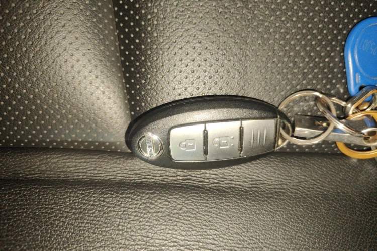 Used Nissan X-Trail 2015 2.0L CVT Comfort MAX Edition 2WD Vehicle Key