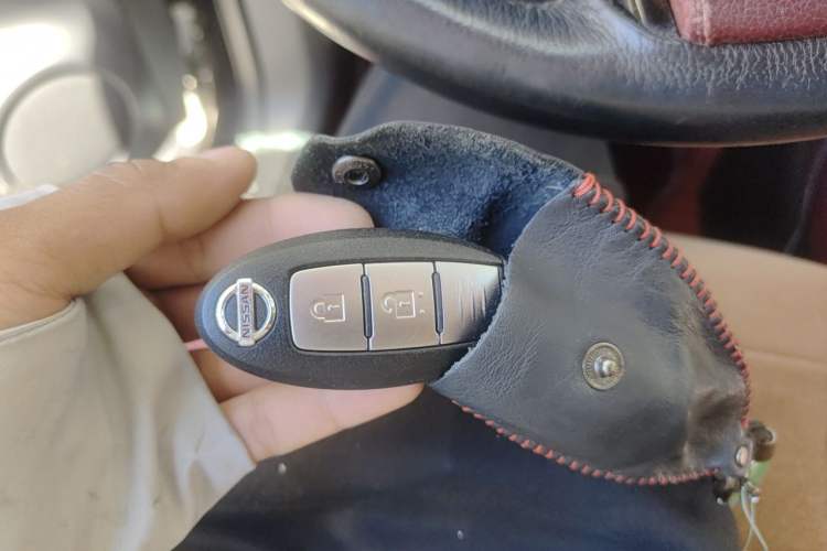 Used Nissan X-Trail 2015 2.0L CVT Comfort MAX Edition 2WD Vehicle Key