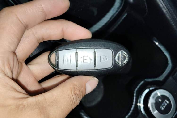 Used Nissan X-Trail 2015 2.5L CVT Leading MAX Edition 4WD Vehicle Key