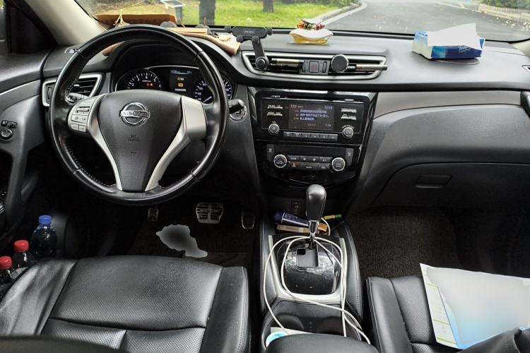 Used Nissan X-Trail 2015 2.0L CVT Comfort MAX Edition 2WD Center Console
