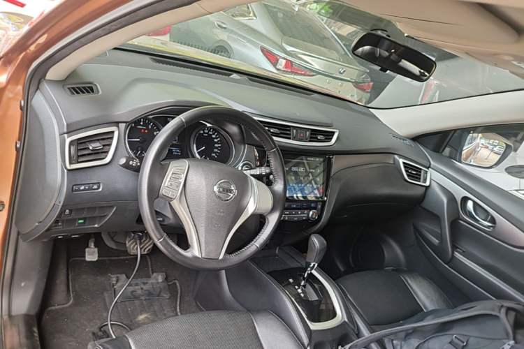 Used Nissan X-Trail 2015 2.0L CVT Comfort MAX Edition 2WD Center Console