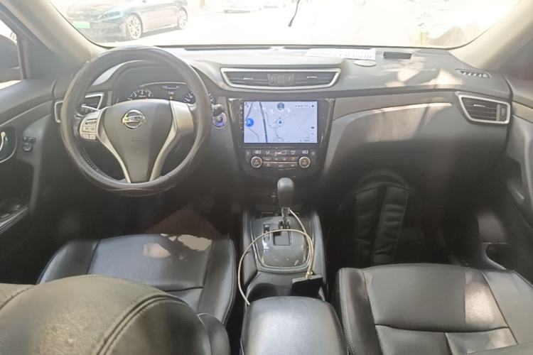 Used Nissan X-Trail 2015 2.0L CVT Comfort MAX Edition 2WD Center Console