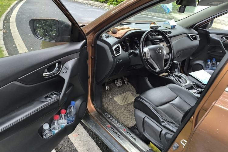 Used Nissan X-Trail 2015 2.0L CVT Comfort MAX Edition 2WD Driver Seat
